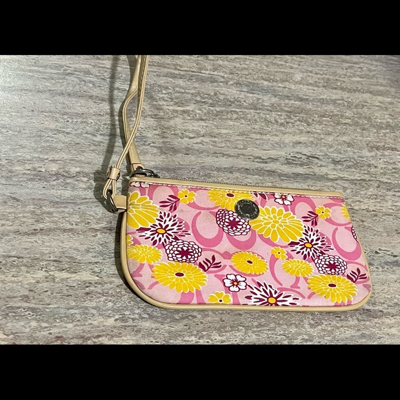 Coach wristlet with floral design - Picture 10 of 12